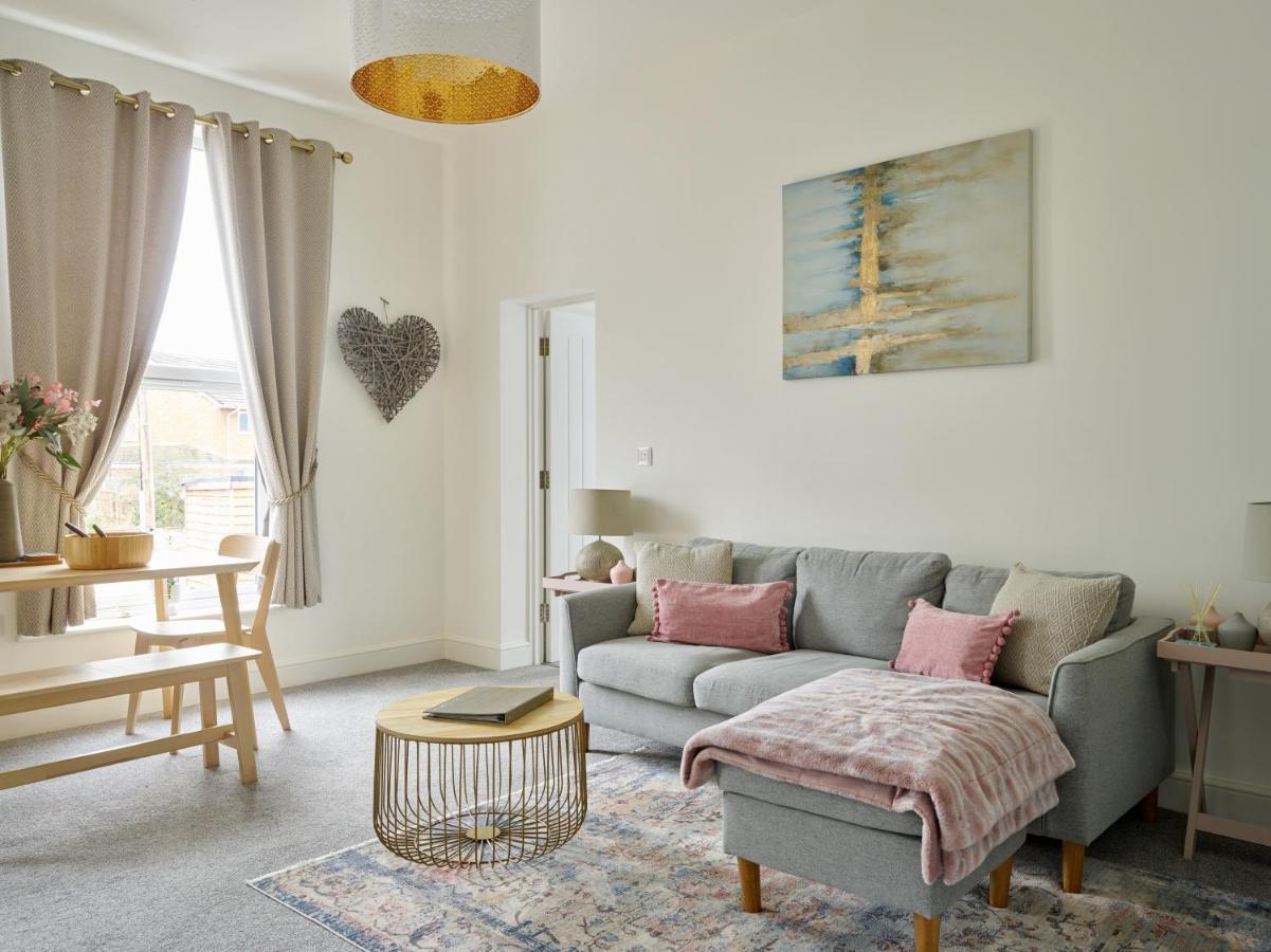 Curb Properties - Super 2 Bed Apartment 5 Min From Town Centre Cheltenham Exterior foto