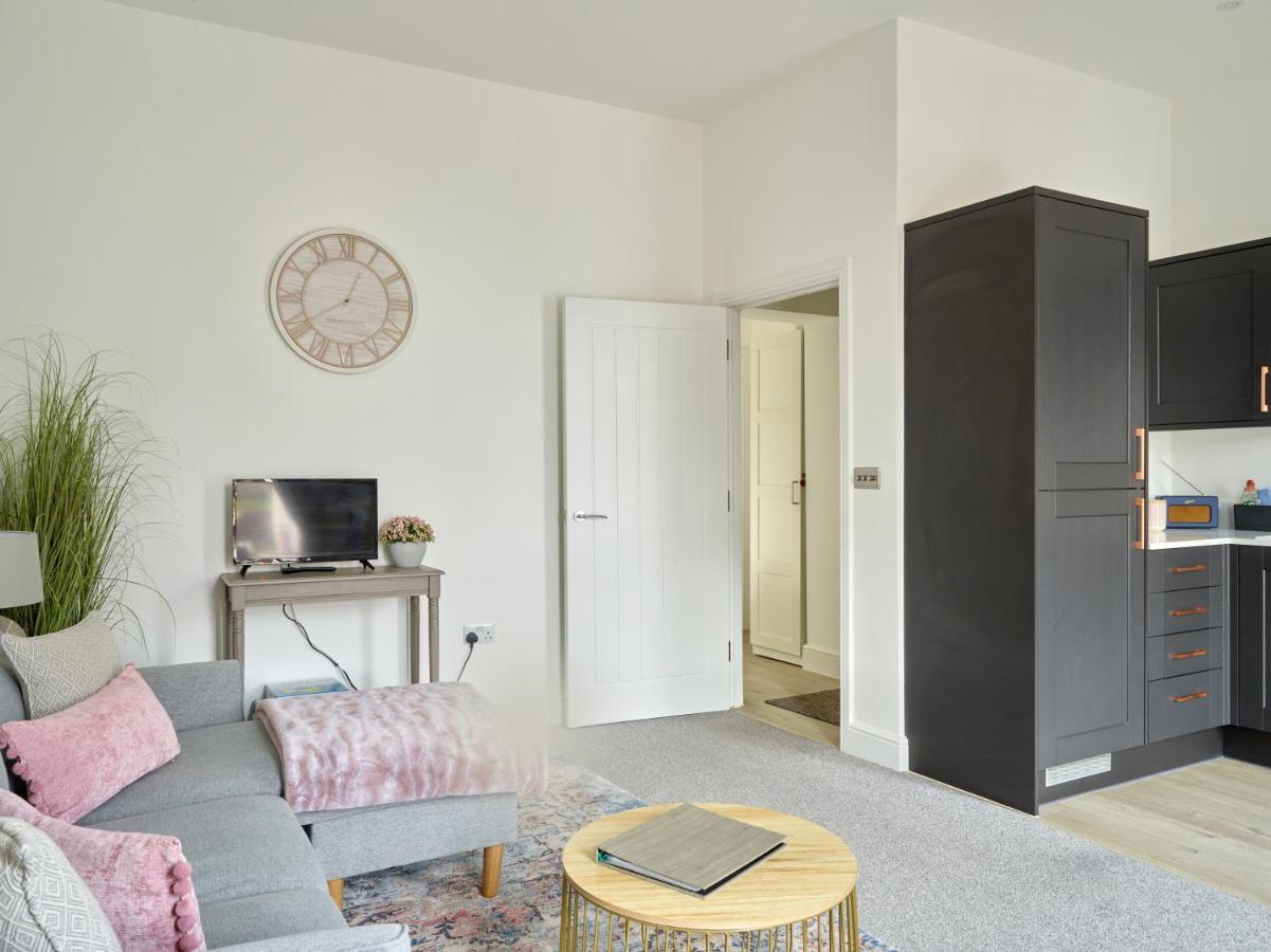 Curb Properties - Super 2 Bed Apartment 5 Min From Town Centre Cheltenham Exterior foto